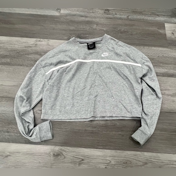 Nike cropped long sleeve size xs - Picture 1 of 3